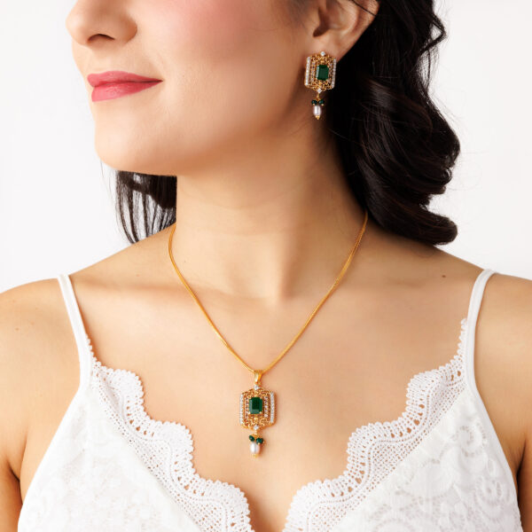 22K Gold Pearl Pendant Set (19.25G) - Image 2